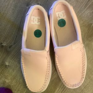 Unisex DC light pink boating shoes
